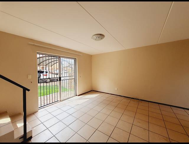 2 BEDROOM APARTMENT RENTED IN HALFWAY GARDENS